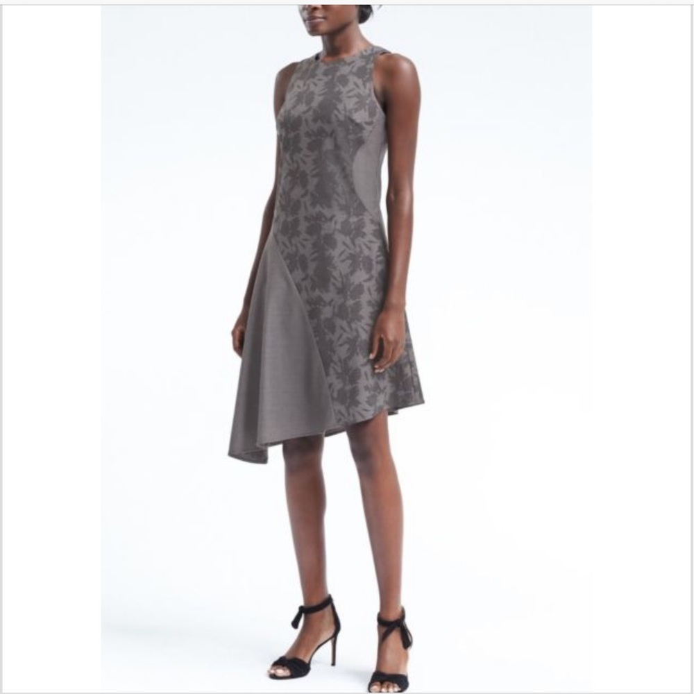 BANANA REPUBLIC SIZE 4  ASYMMETRICAL HEM DRESS